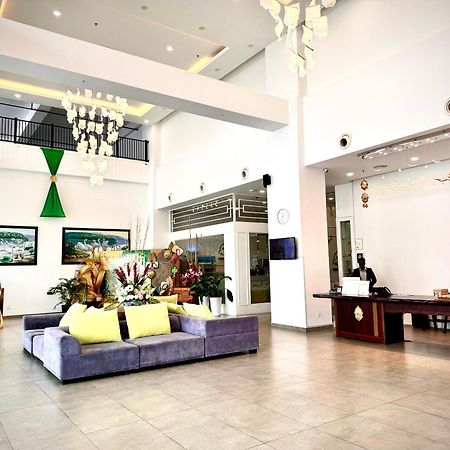 Swan Garden Resort Hotel Malacca Exterior photo