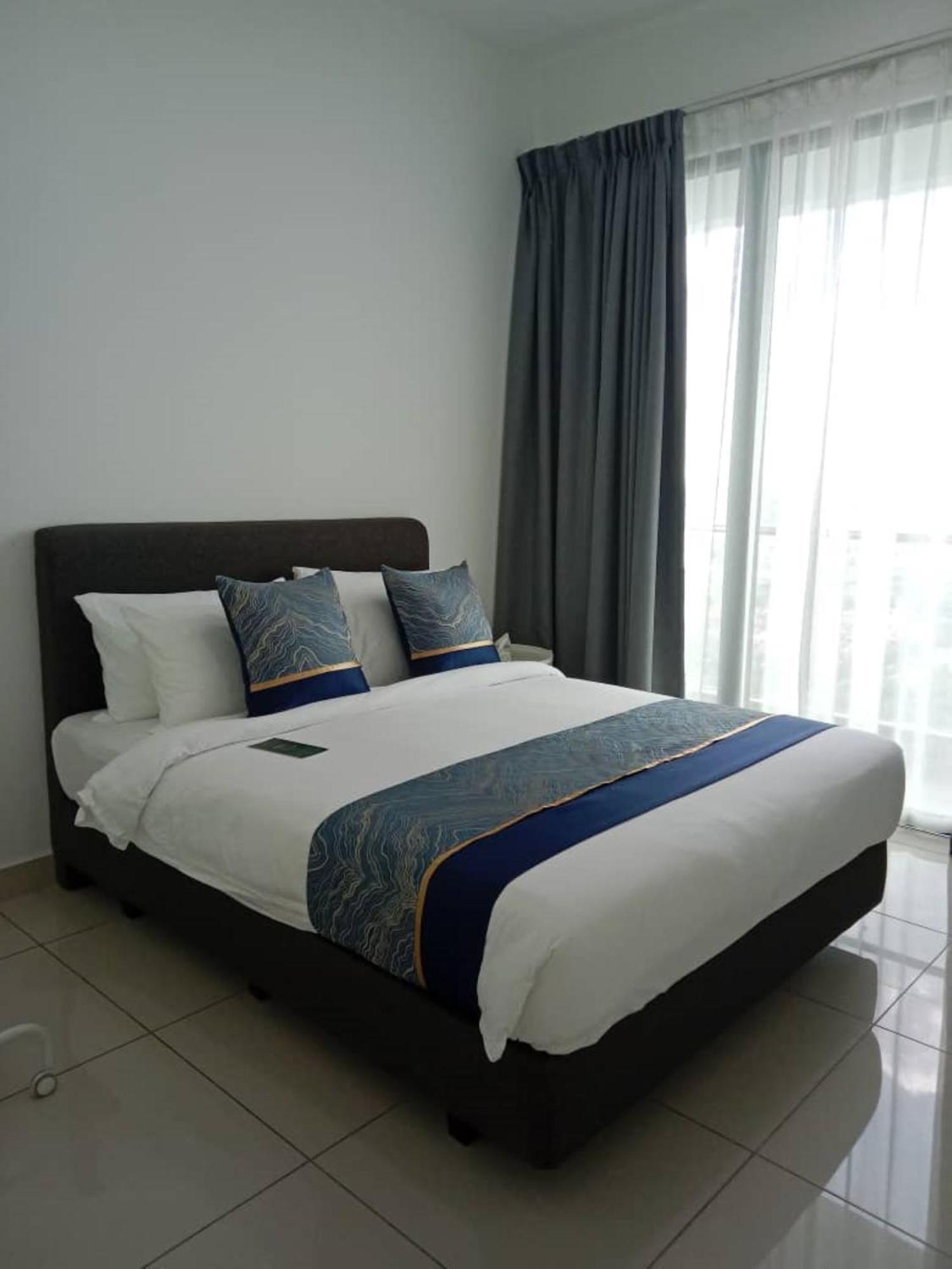 Swan Garden Resort Hotel Malacca Exterior photo